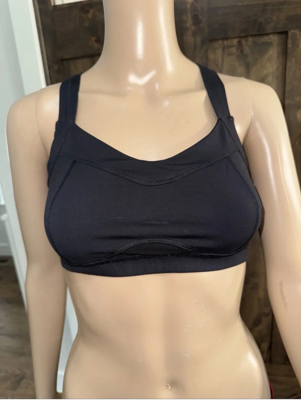 lululemon athletica Black cross back   Sports Bra Size 8- 020